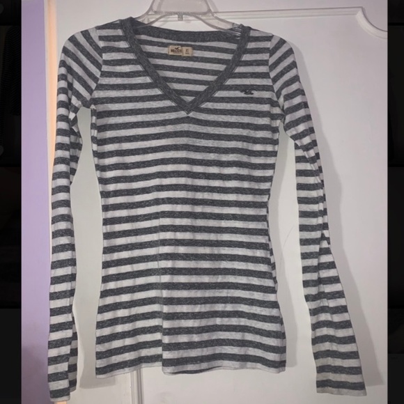 Hollister Graywhite Striped Long Sleeve 